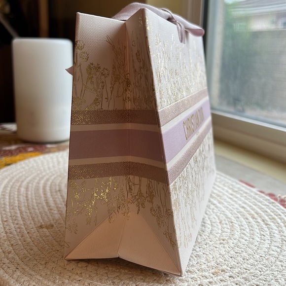 Christian Dior Small Gift Paper Bag Mother’s Day Beige Ribbon Empty Authentic - Picture 2 of 4